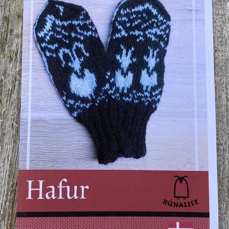 Uppskrift af vettlingum fyrir sauða- eða lambaband.  Verð kr. 1200.- sendum frítt hvert á land sem er.  Veittur er 10% afsláttur ef keyptar eru 3 uppskriftir eða fleiri. Fáanleg á íslenksu, ensku og dönsku.